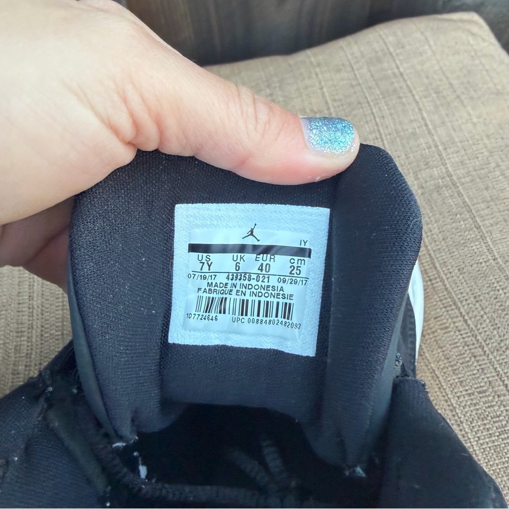 Air Jordan Kids Youth Boys Girls 7Y City of Flight Black White Sneaker Shoe - Picture 12 of 15